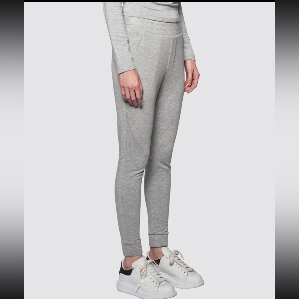 Bleusalt Unisex Tide Trouser in Light Gray. Size 00